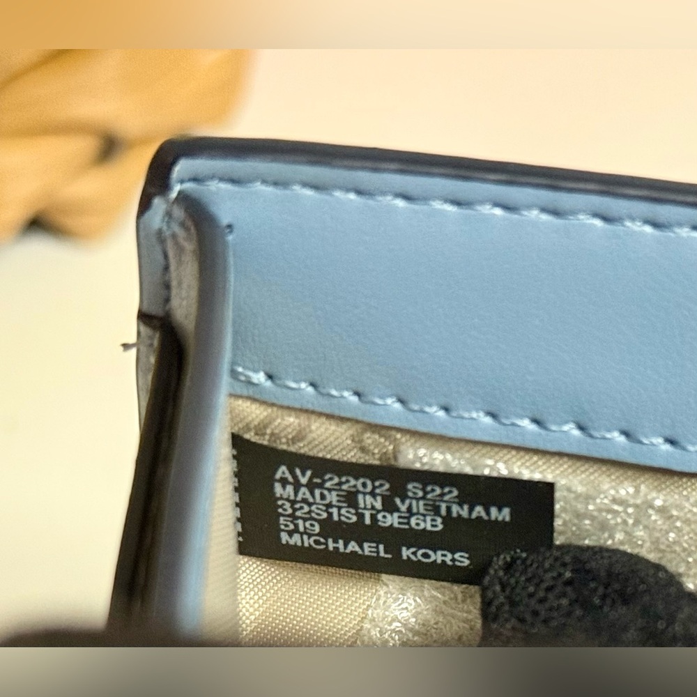 🆕MICHAEL KORS S Jet Set Light blue/Silver Charm MD Envelope Trifold Wallet - Picture 12 of 17